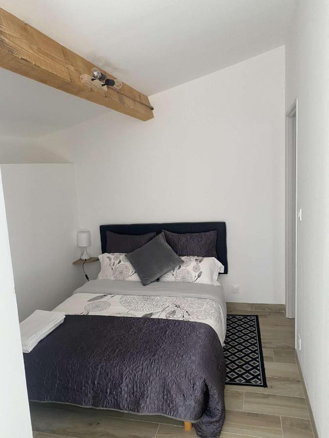 Bel Appartement Au Coeur Du Village De Sartene Luaran gambar